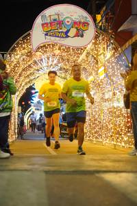 BIB: 30164, 50140
                            <button type="button" onclick="openModal(21832316)" class="btn btn-primary btn-sm float-right btn-popup" data-toggle="modal" data-target=".modal-high-quality">
                        <i class="fas fa-shopping-cart"></i> Add to Cart
                    </button>
                                            <button type="button" onclick="isThisMe(21832316, true)" class="btn btn-success btn-sm float-right btn-popup btn-isme hidden" data-toggle="tooltip" data-placement="bottom" title="นี่คือรูปของคุณใช่ไหม คลิกที่นี่เพื่อเอาเข้าอัลบั้ม">
                        <i class="fas fa-plus"></i> Add to album
                    </button>
                    <button type="button" onclick="isThisMe(21832316, false)" class="btn btn-warning btn-sm float-right btn-popup btn-isnotme hidden">
                        <i class="fas fa-ban"></i> Remove from album
                    </button>